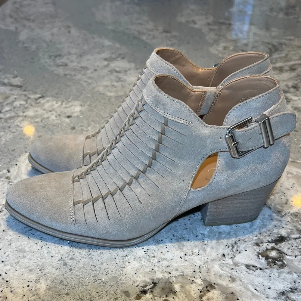 Franco Sarto Tan Pleated Ankle Booties Size 6.5